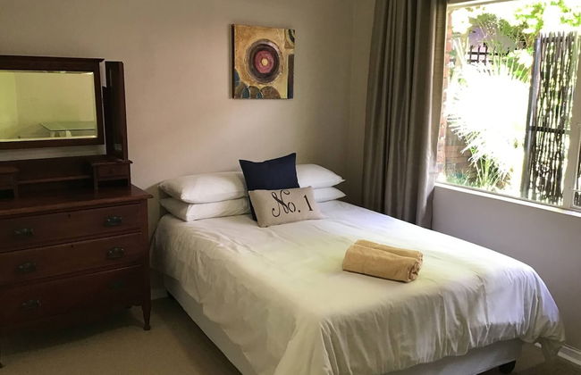 Fully Furnished 3 Bedroom House In in Pentagon Park Bloemfontein - Photo 4