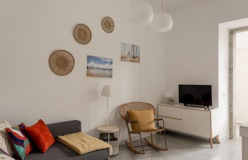 Stylish 2-Bedroom Apartment with Terrace in Alcântara - Photo 16