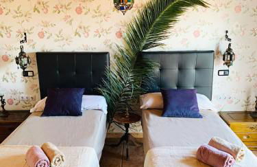 VILLA NABRISA MARBELLA, 5 BEDROOM, PRIVATE POOL, GARDEN, BBQ - Foto 65