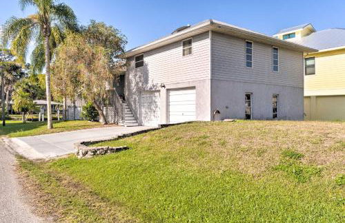 Canalfront Home with Private Dock - 5 Mi to Beaches! - Foto 2