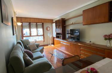 HomeOffice with Church Views - Foto 26