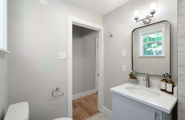 Chic Studio Walkable to Soco! - Foto 9