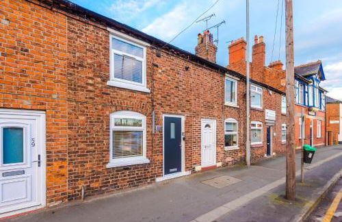 Foden's House by YourStays - 2 Bedroom Cottage in Sandbach with gorgeous dining room extension, High end finish - Foto 65