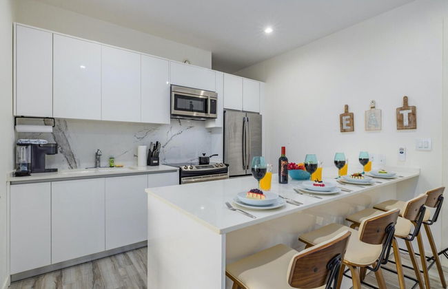 NEW 2BR Condo in of Palm Beach Walk 2 Beach - Foto 12