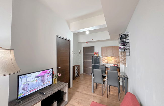 1Br Spacious And Vibrant At Tamansari Prospero Apartment - Foto 17