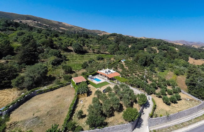 Gorgeous Villa With Pool & Gardens - Foto 42