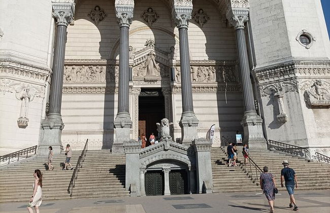 Tour privado de Lyon en la colina de Fourvière - 2 horas - Foto 2