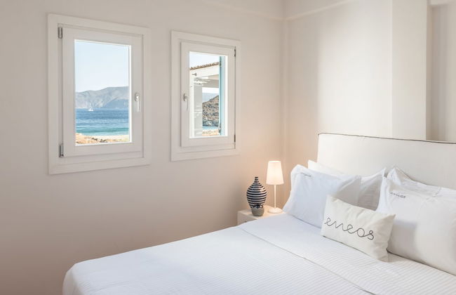 Eneos Kythnos Beach Villas - Photo 4