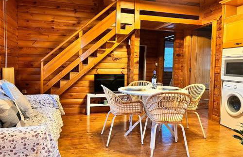 La casica de madera con Jacuzzi exterior y barbacoa - Foto 4