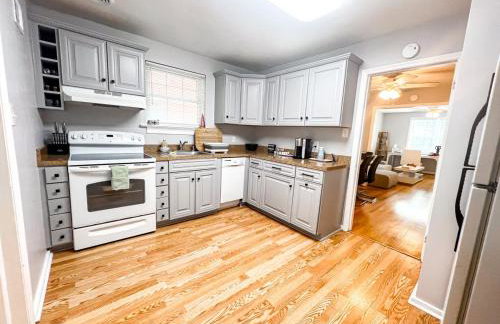 Charming 3BR Apartment in the Heart of Richmond - Foto 11