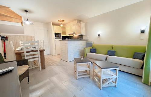 Cottage avec Parking gratuit - piscine et jeux - Foto 21