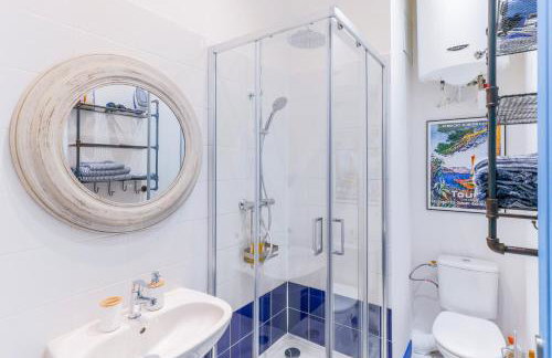 Le Grand Studio Bleu 25M2, 120m Vieux-Port , Clim ,Wifi, Accès autonome avec code - Foto 11