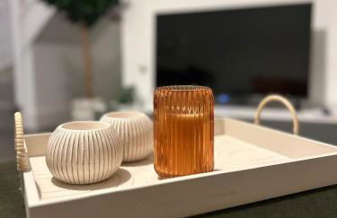 Cozy 2-Bed Home near Barnwell Country Park - Free Parking - Photo 3