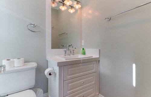 Beautiful 2 Story Right by the Water, Ocean View - Foto 36