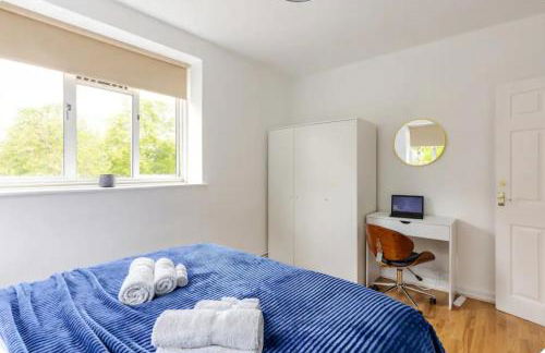 Spacious Two Bedroom Apartment in Battersea, Free Parking - Foto 7