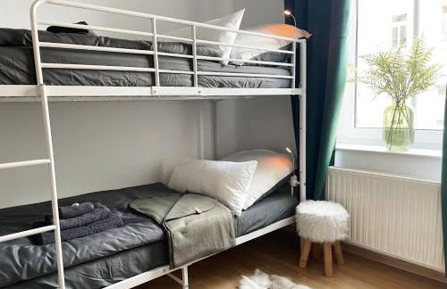 Magic Forest Design Apartment, 65 Zoll TV, Waschtrockner, beste Lage, am Markt - Foto 13