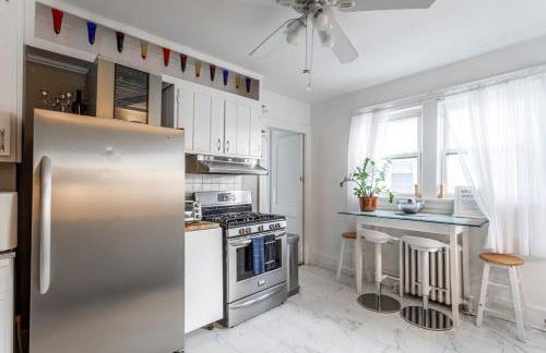 Bella room near downtown Train I-95 & beaches - Foto 53