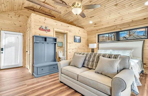 Greenbriar Place, Pickleball Court, Creek, WIFI, Mountain Views, Starting at 79" - Foto 3