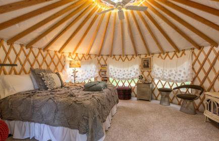 Chic Woodland Yurt Rental on a Wellness Ranch in Southern California - Foto 2