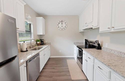 Spacious Country Living with Fishing Lake - Foto 2