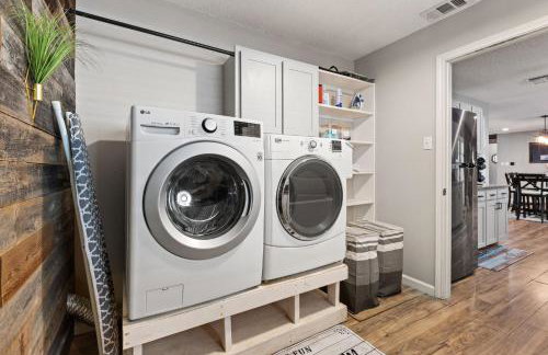 DFW Mid-Cities Oasis with Pool, Hot Tub and Fire Pit - Photo 22