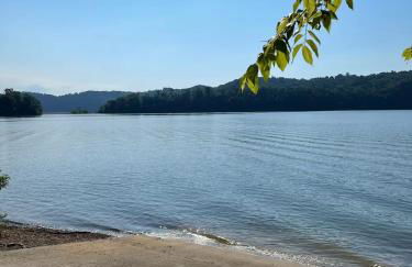 Center Hill Lake Retreat Lake Views, Fire Pit & 400 Yds to Water - Foto 12