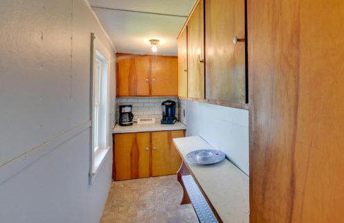 Lakefront Retreat with Shared Dock and Fire Pit! - Foto 10