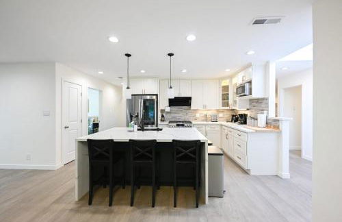 @ Marbella Lane - Exquisite Home 3BR - Photo 22