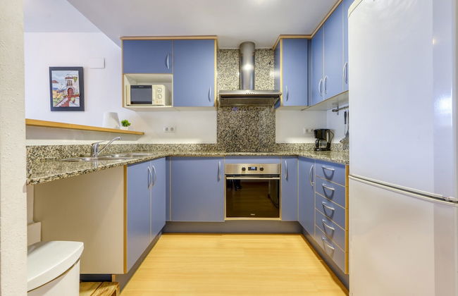 Apartment in Roses Near Sandy Beach - Photo 8