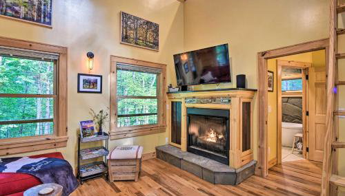 Romantic Asheville Area Cabin with Deck and Hot Tub! - Foto 4