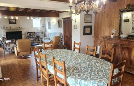 Spacious house with large garden in Valdivienne - Foto 3