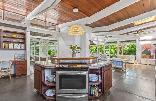 Stunning Lanikai Home just steps to the Ocean-Authentic Hawaiian Tropical Charm - Photo 13
