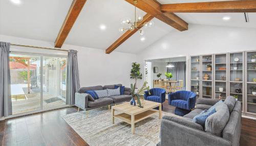 5-BR Relaxing Retreat with Pool Hot tub Fire Pit - Foto 2