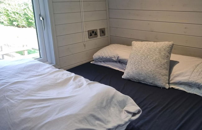 Glamping Hut - Sleeps 2, hot tub & Parking - Foto 2