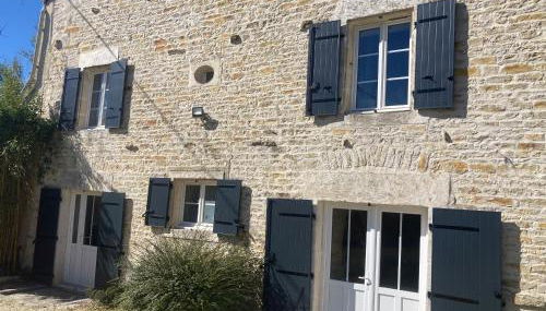 Marais Inn, maison typique avec piscine et jardin arboré, 10 kms Niort - Foto 2