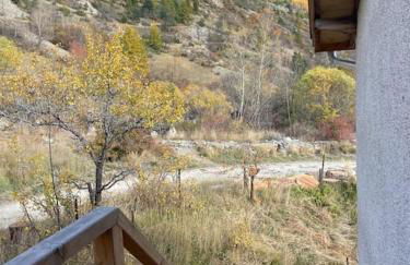 3 chambres, calme, vue imprenable, refait à neuf - Photo 25