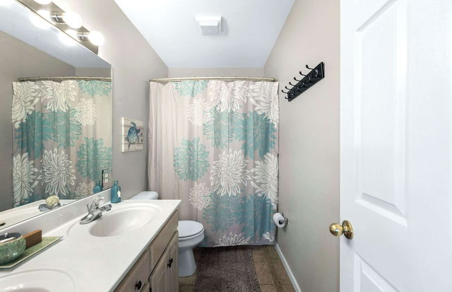 Family Lakefront Oasis Picture Perfect Retreat! - Photo 19