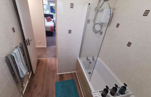 Spacious White House with parking, garden, Wi-Fi - Photo 37