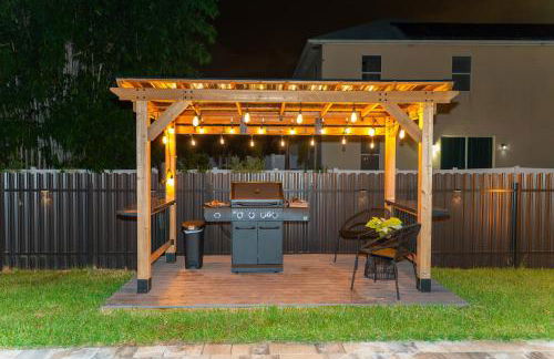 Designer Villa with Heated Pool, BBQ, Firepit, Ideal for Families & Groups - Photo 5