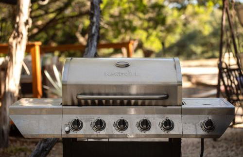 Feed Deer and Chickens Cozy Cottage 8 min to Boerne - Photo 21