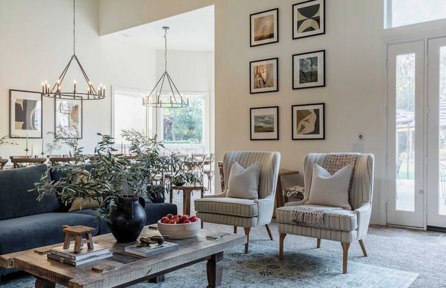 Wilson Creek Manor By Avantstay Sleeps 10! Amazing Estate w/ Pool & Game Room - Photo 8