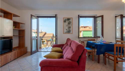 Lovely Apartment In San Costanzo - Foto 2