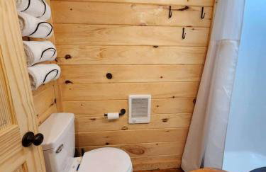 Sweet Tree Cabin with Grill Overlooking Tappan Lake in Ohio - Foto 10