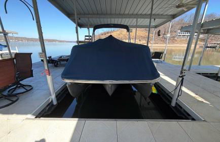 Lakefront Family Retreat w/ Views, Boat Slip - Foto 2