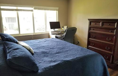 Chic Ocean Getaway - Walk to Beach, Pool & Hot Tub - Foto 8