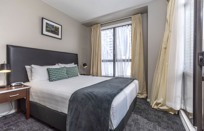 Quest on Queen - Photo 6