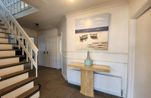 Kennedy Villa - 5 Bedroom House with Hot Tub, WiFi, Free parkings, Close to Bicester Village - Foto 39