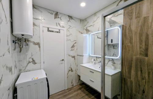 Comfortable 2-Bedroom Duplex in Playa Paraiso with Ocean View, Balcony, and Shared Pool - Photo 34