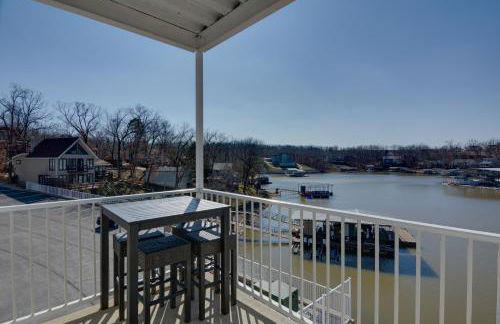 Lake Views and Pool Access Osage Beach Condo - Photo 2