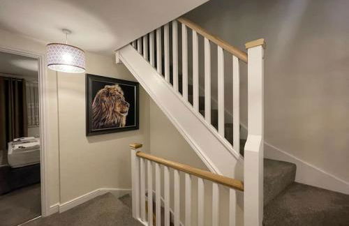 MODERN 4 BEDROOM HOUSE WITH GARDEN & PARKING - Foto 48